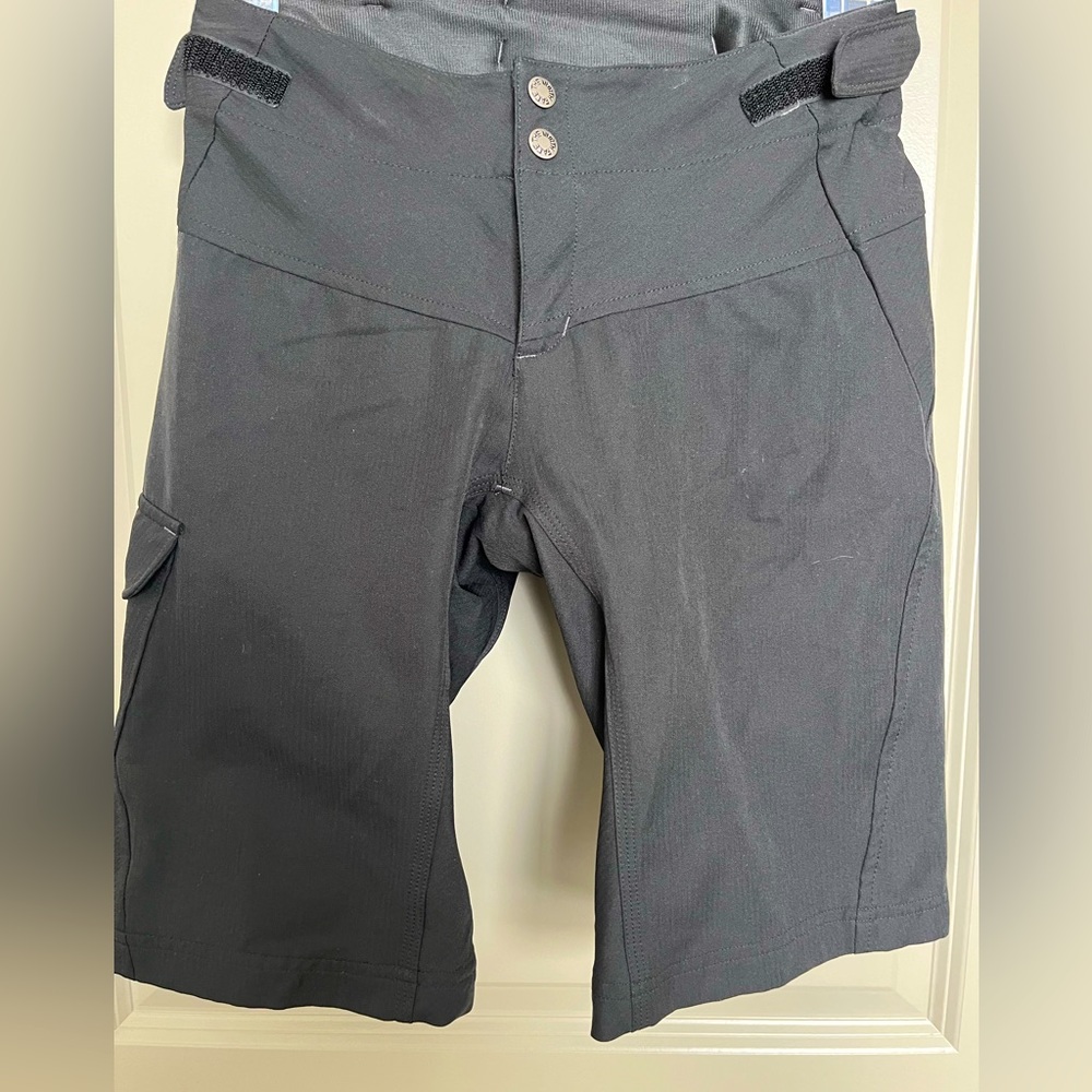 The North Face Size XS Women's Black Padded Biking Cycling Shorts Two Pieces